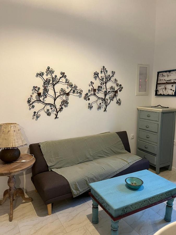 Almira Studios And Apartments Agia Marina  Dış mekan fotoğraf
