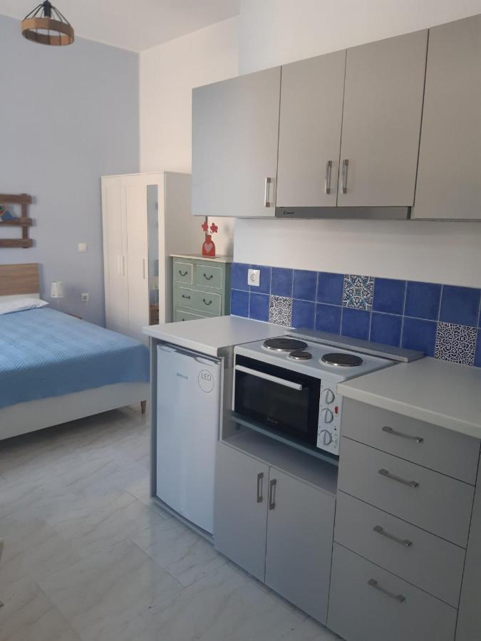 Almira Studios And Apartments Agia Marina  Dış mekan fotoğraf