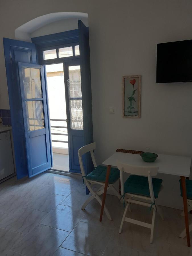 Almira Studios And Apartments Agia Marina  Dış mekan fotoğraf
