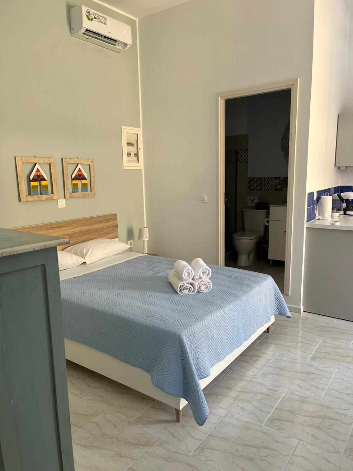 Almira Studios And Apartments Agia Marina  Dış mekan fotoğraf